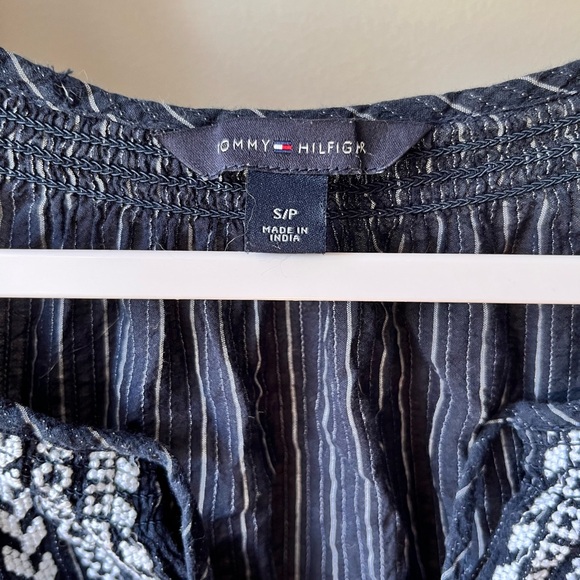 Tommy Hilfiger navy and white puffy sleeve top! Size small! Ties at the top ! - Picture 3 of 3